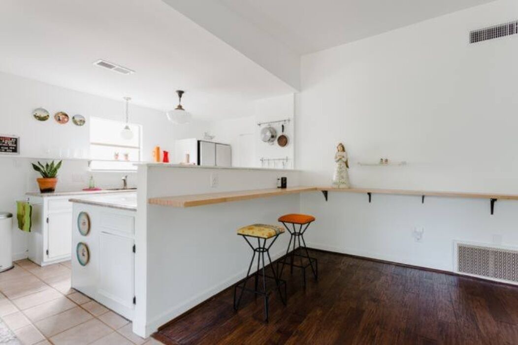Photo of Kitchen in East Congress