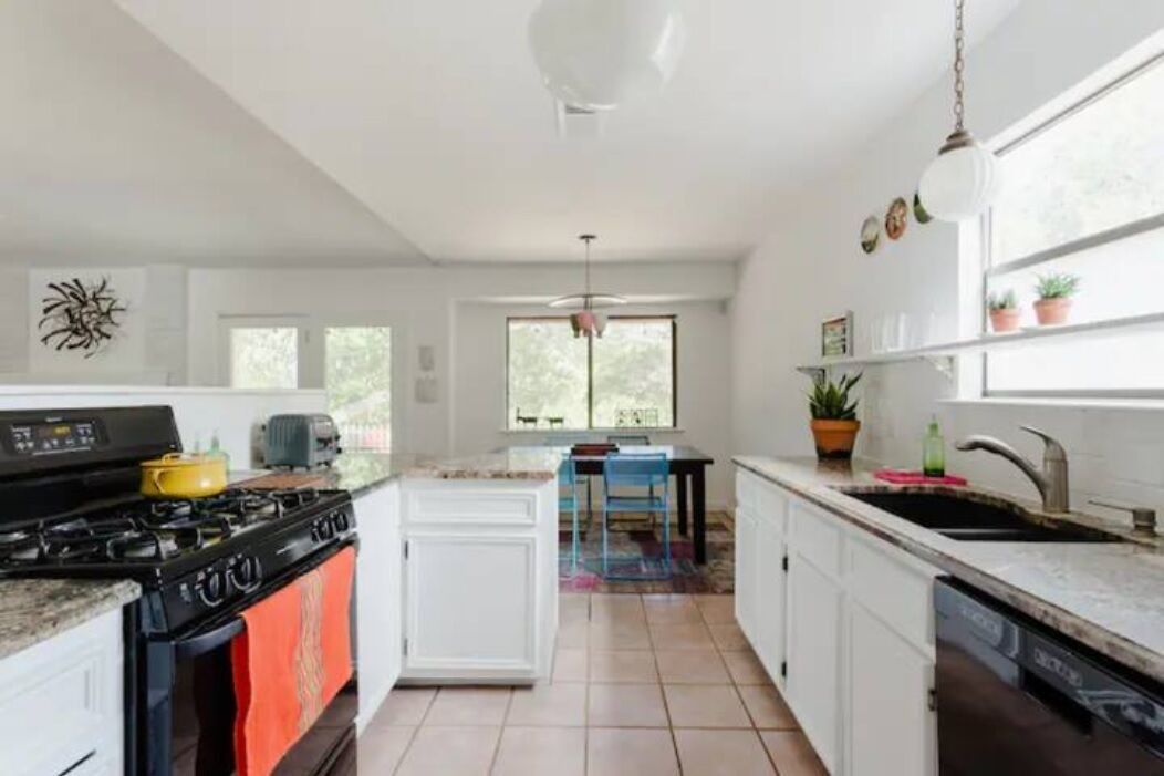 Photo of Kitchen in East Congress