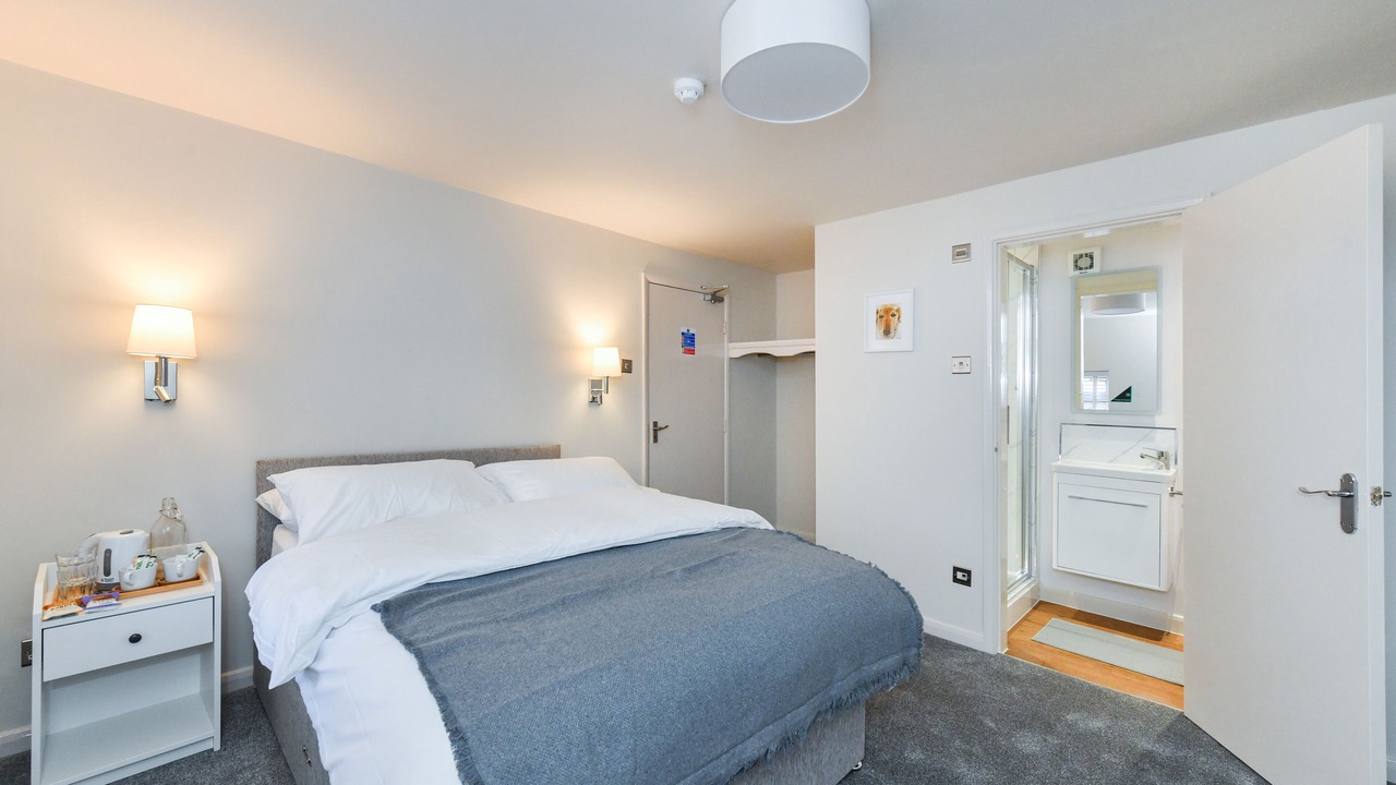 Photo of Bedroom in Newark