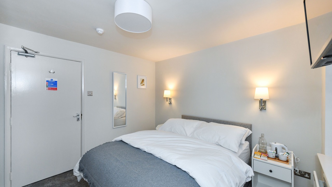 Photo of Bedroom in Newark