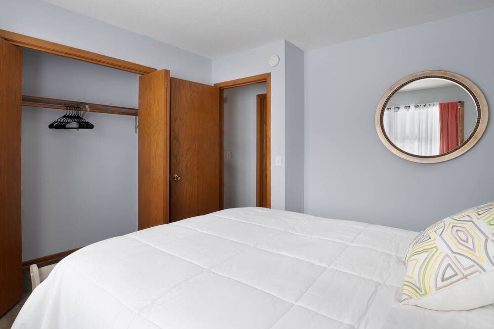 Photo of Bedroom in Mounds View