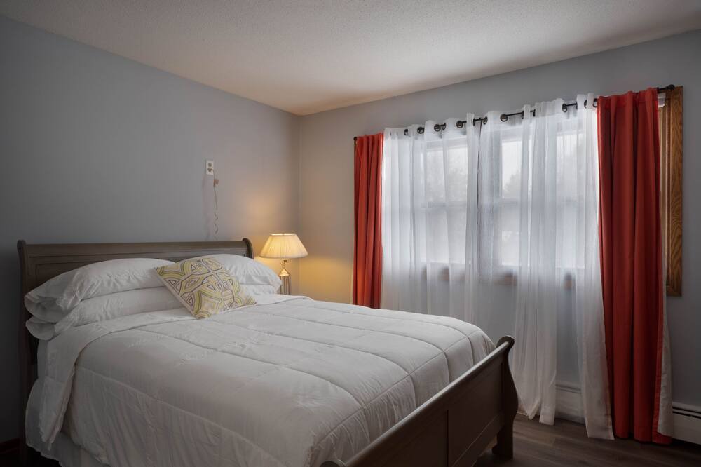 Photo of Bedroom in Mounds View