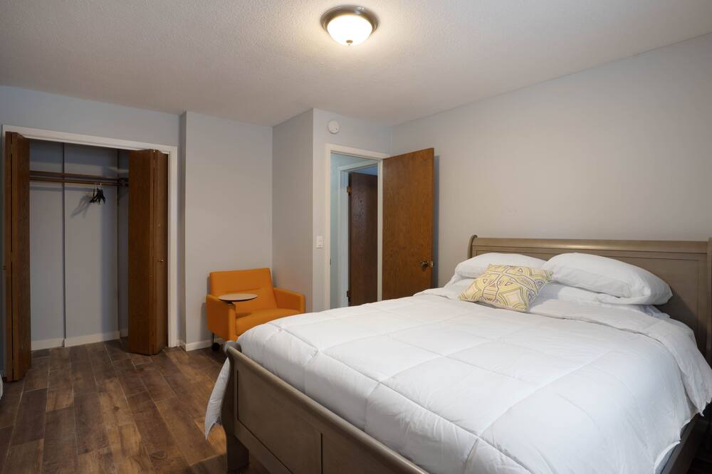 Photo of Bedroom in Mounds View