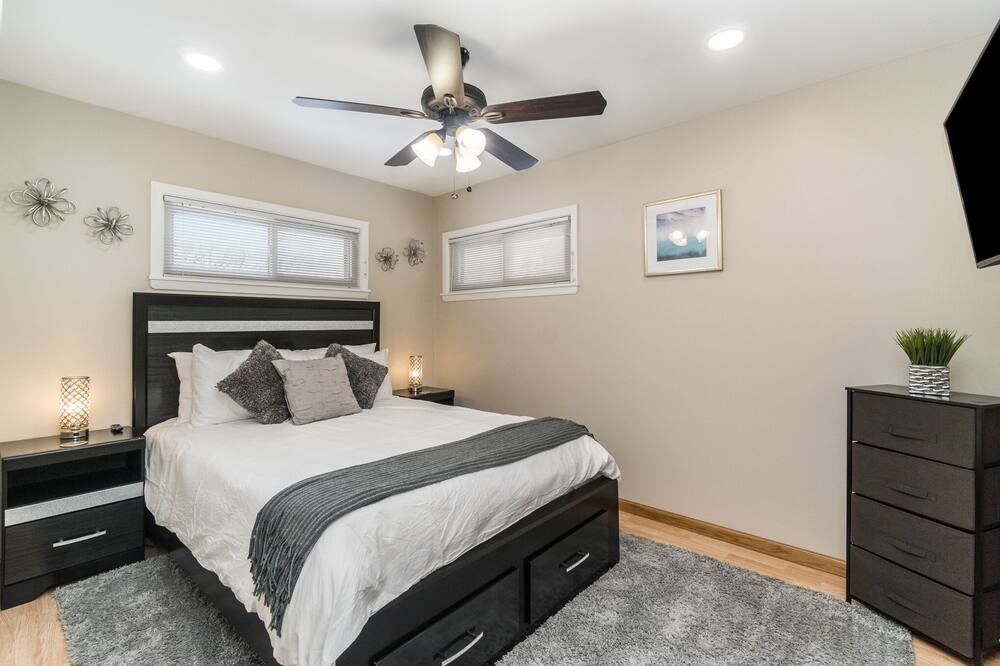Photo of Bedroom in Schaumburg