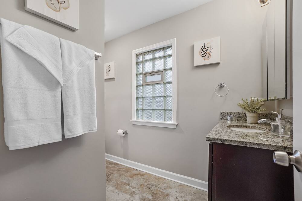 Photo of Bathroom in Flossmoor