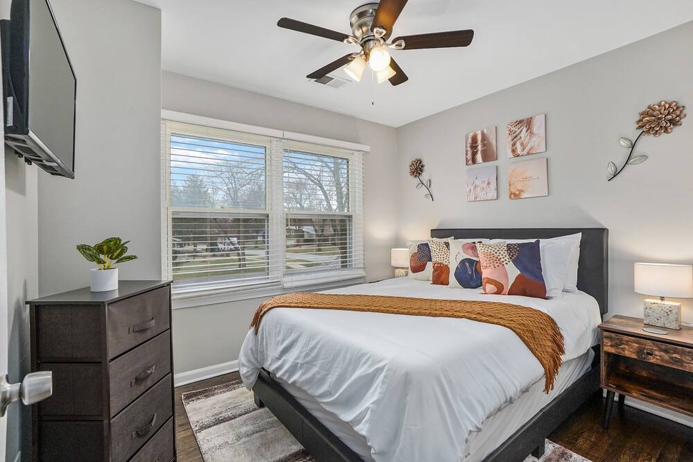 Photo of Bedroom in Flossmoor