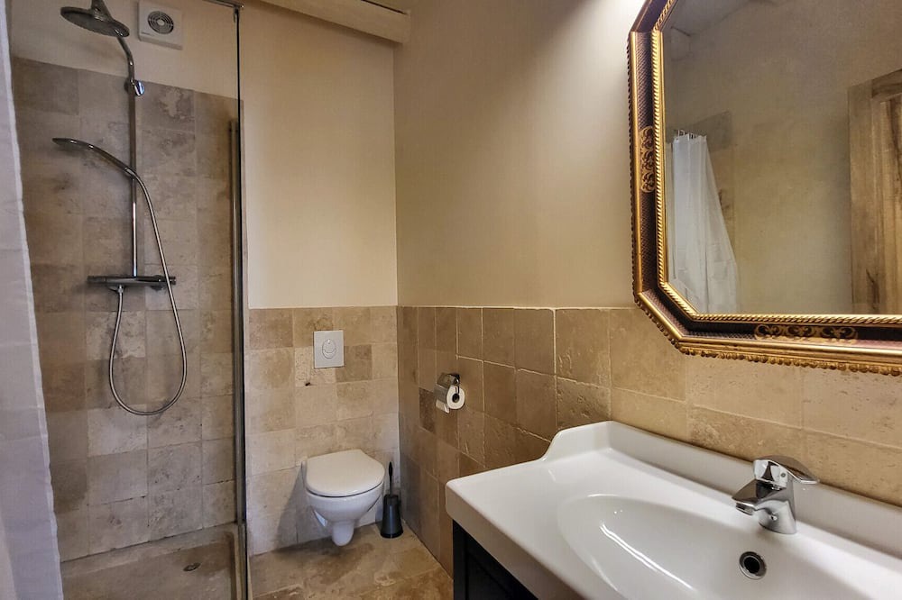 Photo of Bathroom in Tulette