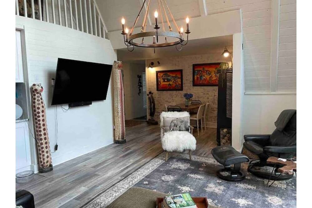 Photo of Livingroom in North Sultan