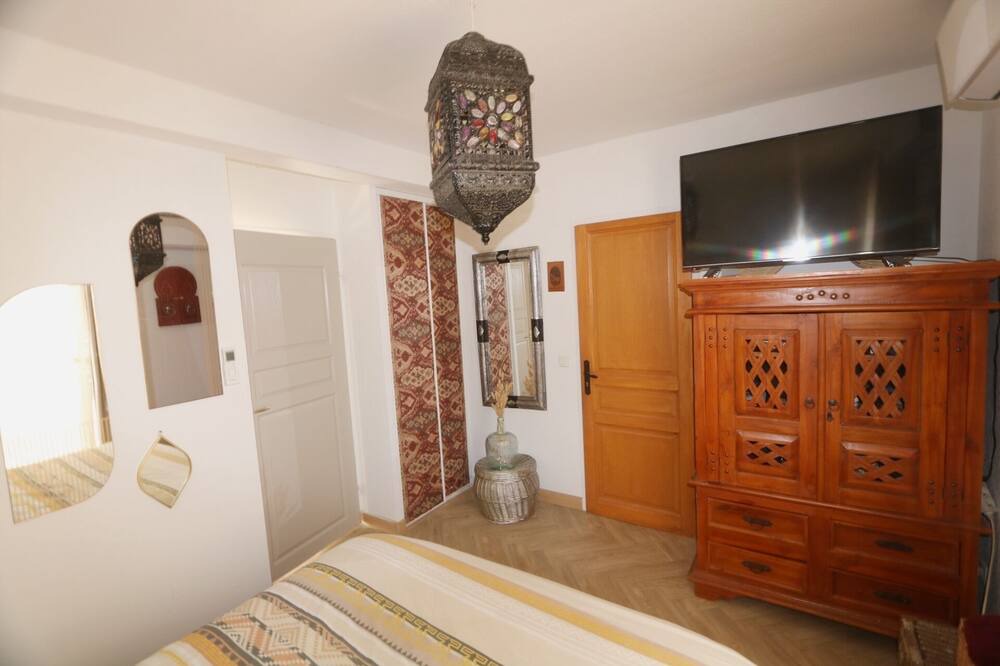 Photo of Bedroom in Saint-Saturnin-les-Avignon
