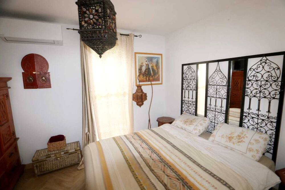 Photo of Bedroom in Saint-Saturnin-les-Avignon