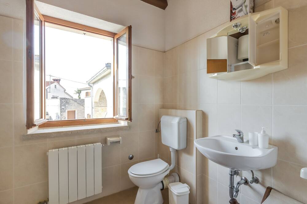 Photo of Bathroom in Jezenj