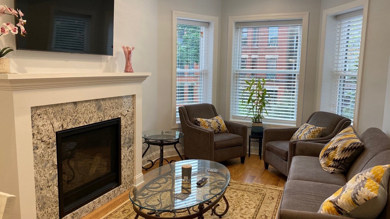 Photo of Livingroom in Lakeview