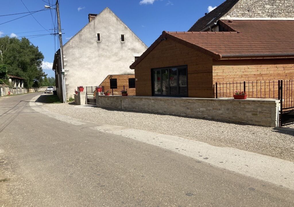 Photo of Buildings in Corcelles-les-Arts