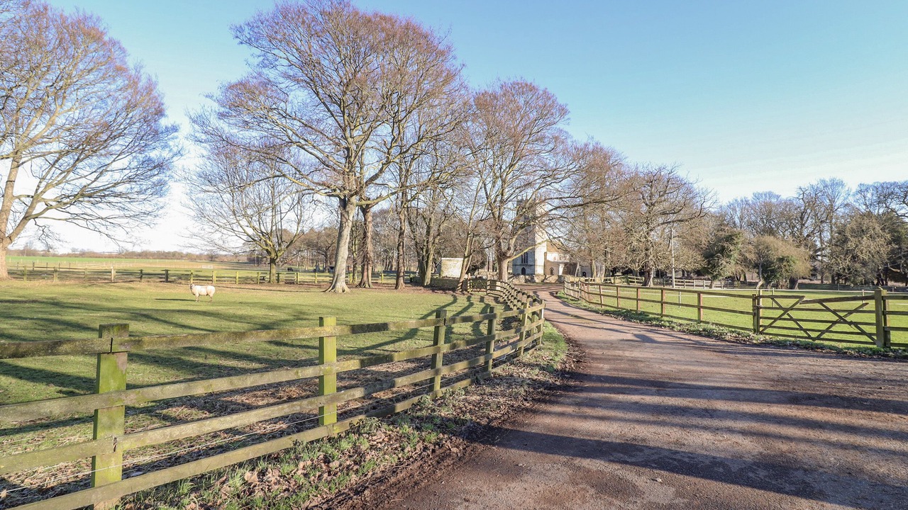 Photo of Others in Loversall