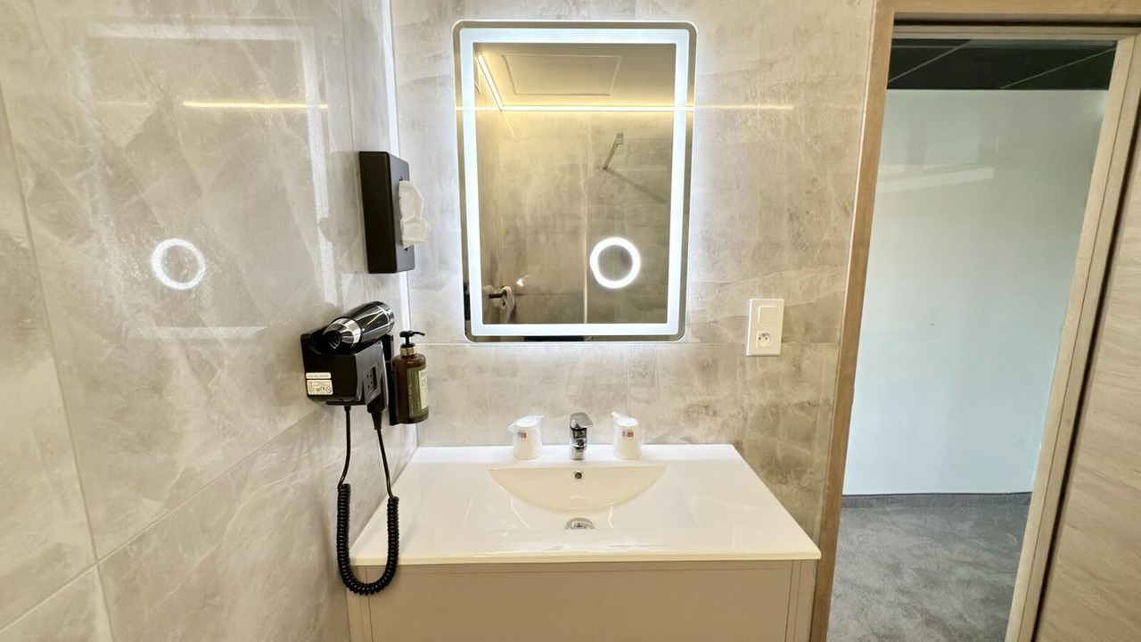 Photo of Bedroom in Pernes-les-Fontaines