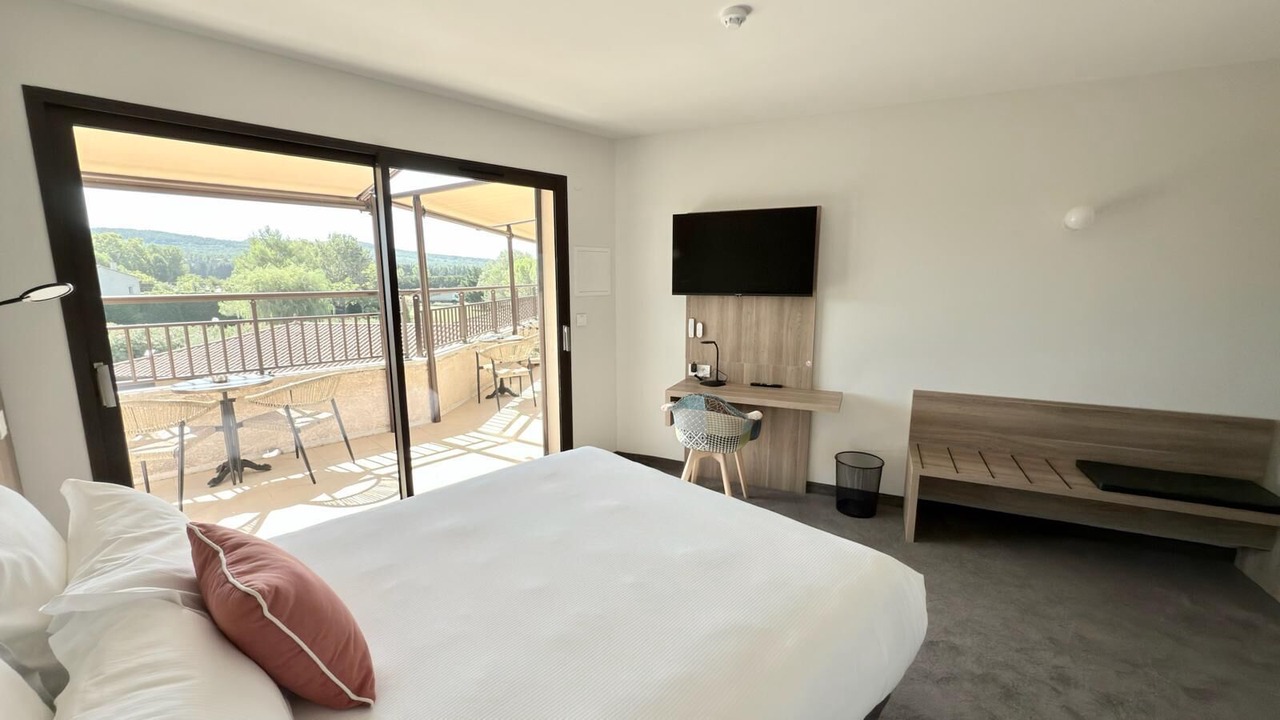 Photo of Bedroom in Pernes-les-Fontaines