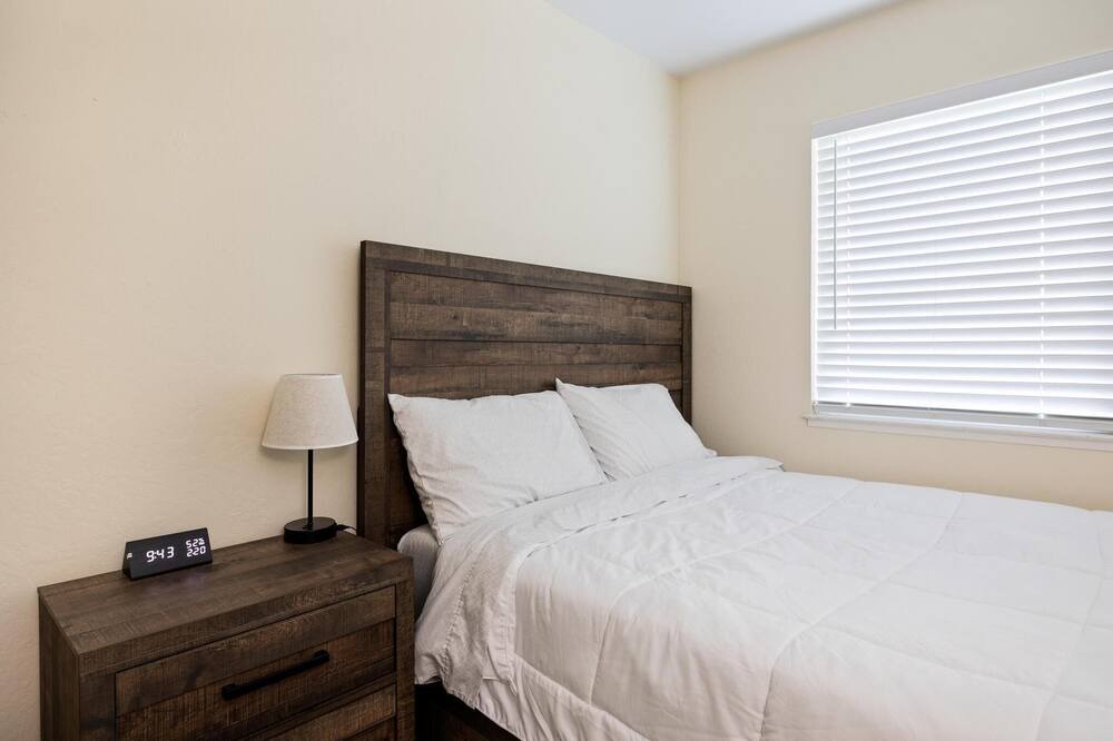 Photo of Bedroom in Sacramento