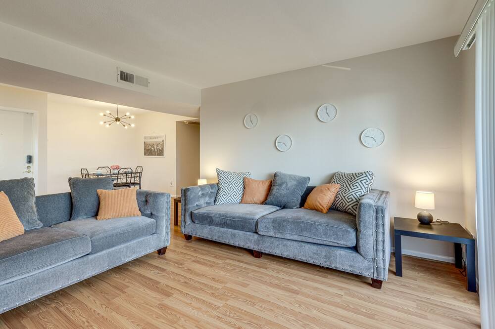 Photo of Livingroom in South Main