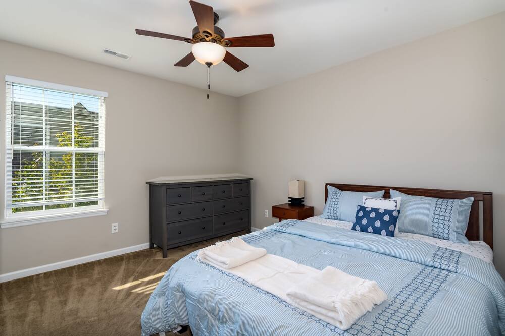 Photo of Bedroom in Grantwood Village
