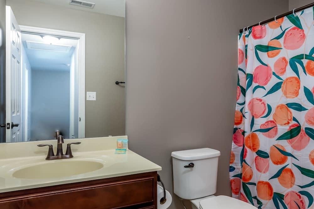 Photo of Bathroom in Grantwood Village