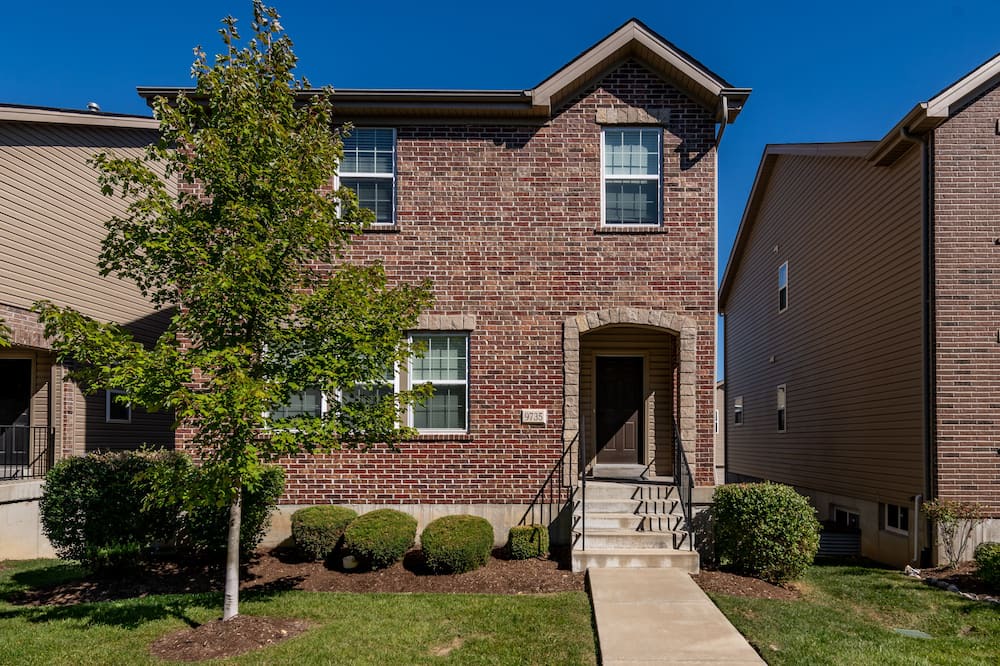 Photo of Outdoor in Grantwood Village