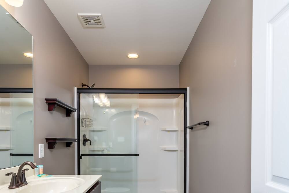 Photo of Bathroom in Grantwood Village