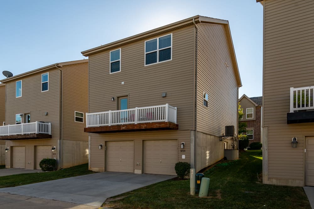 Photo of Outdoor in Grantwood Village