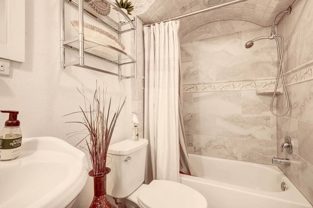 Photo of Bathroom in Los Duranes