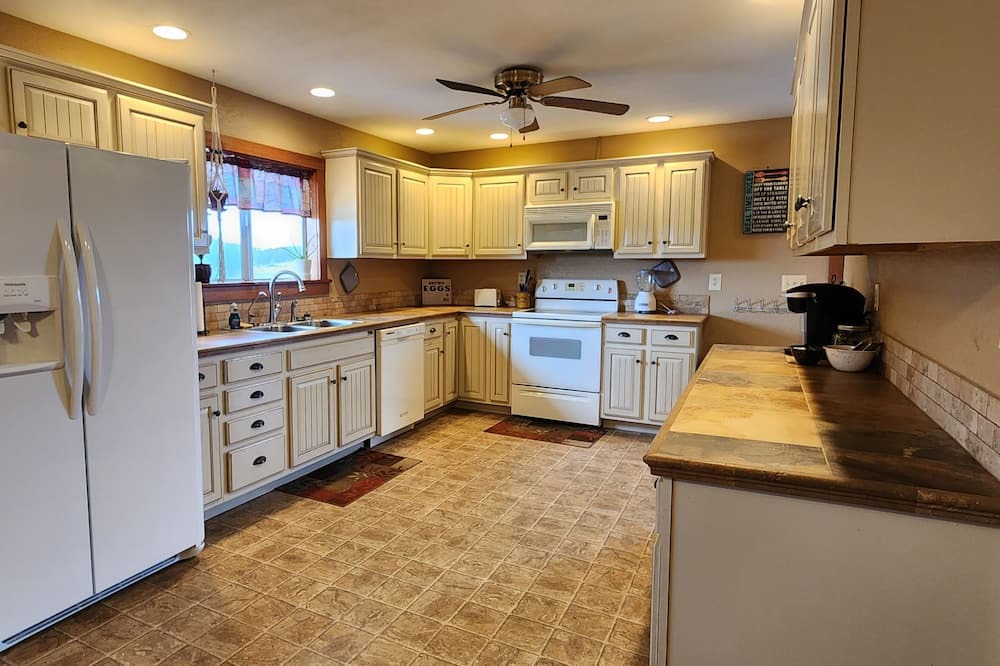 Photo of Kitchen in Newville