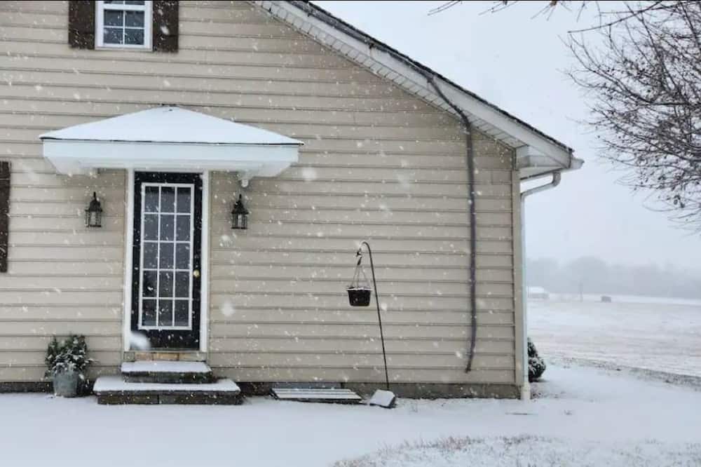 Photo of Outdoor in Newville