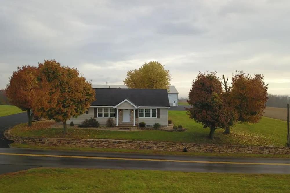 Photo of Outdoor in Newville