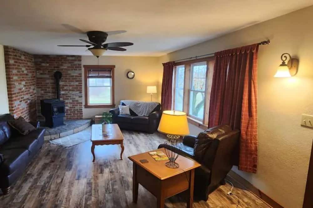 Photo of Livingroom in Newville
