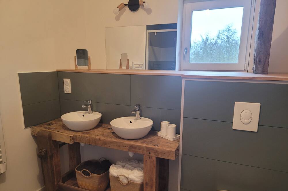Photo of Bathroom in Saint-Helen