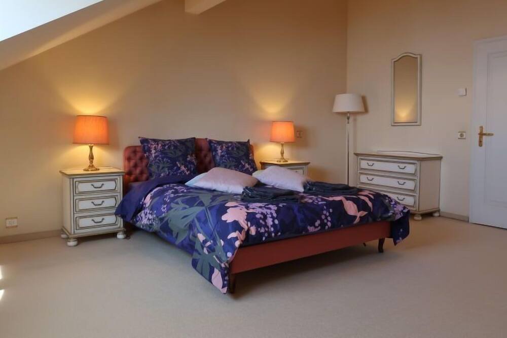Photo of Bedroom in Villeneuve