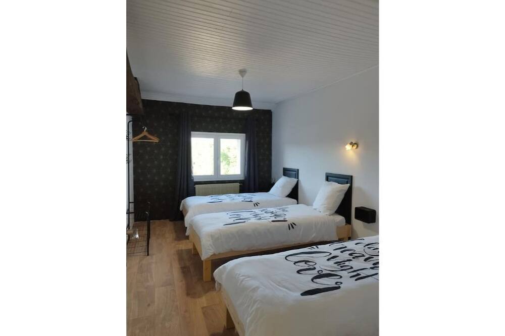 Photo of Bedroom in Celle-Levescault
