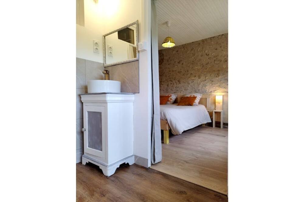 Photo of Bedroom in Celle-Levescault