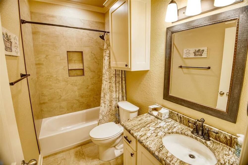 Photo of Bathroom in Bullard