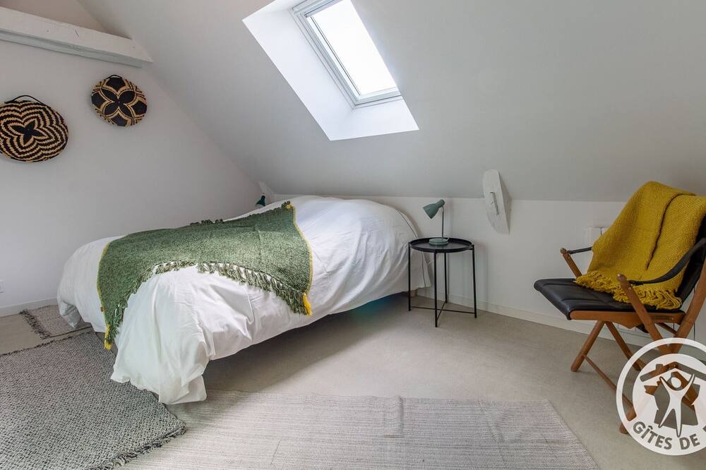 Photo of Bedroom in Val-du-Layon