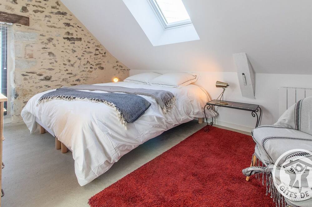 Photo of Bedroom in Val-du-Layon