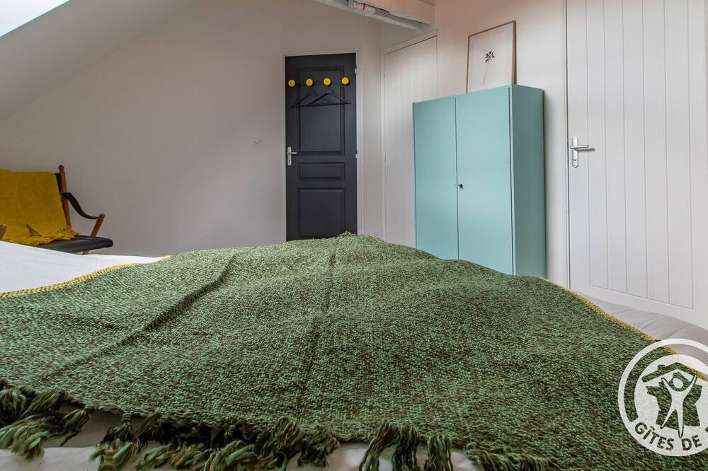 Photo of Bedroom in Val-du-Layon