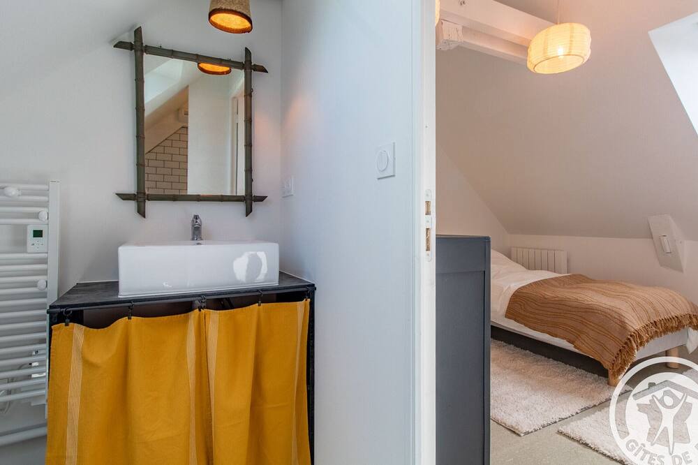 Photo of Bathroom in Val-du-Layon