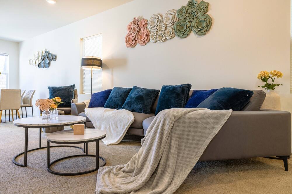 Photo of Livingroom in Upland