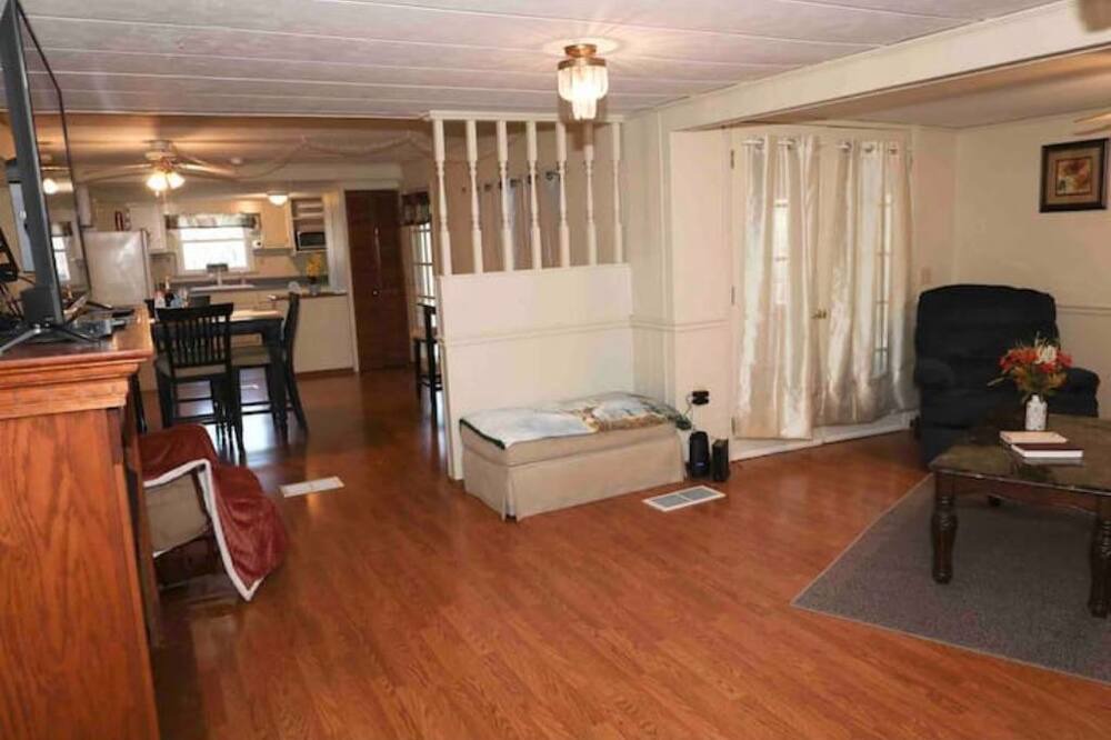 Photo of Livingroom in Clarksville