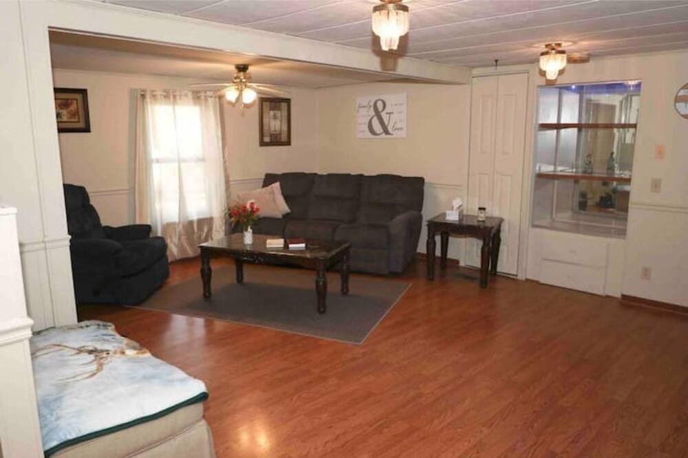 Photo of Livingroom in Clarksville