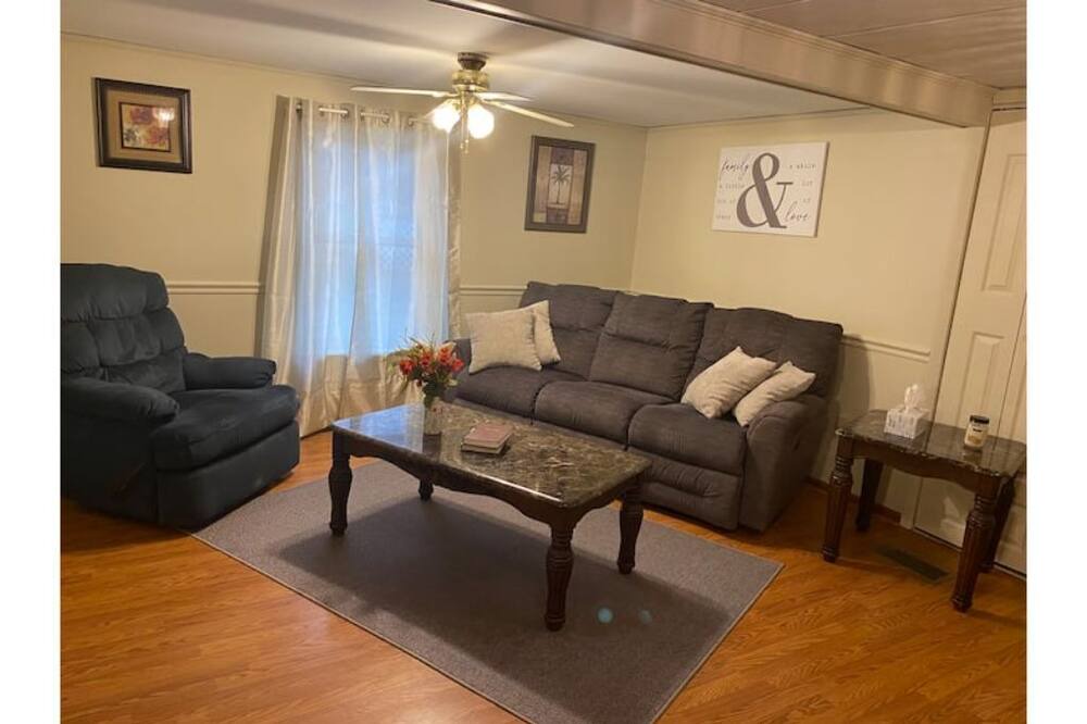 Photo of Livingroom in Clarksville