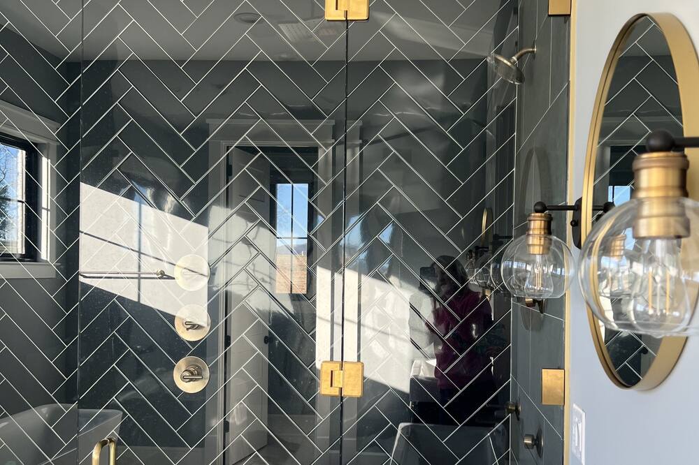 Photo of Bathroom in Union Hall