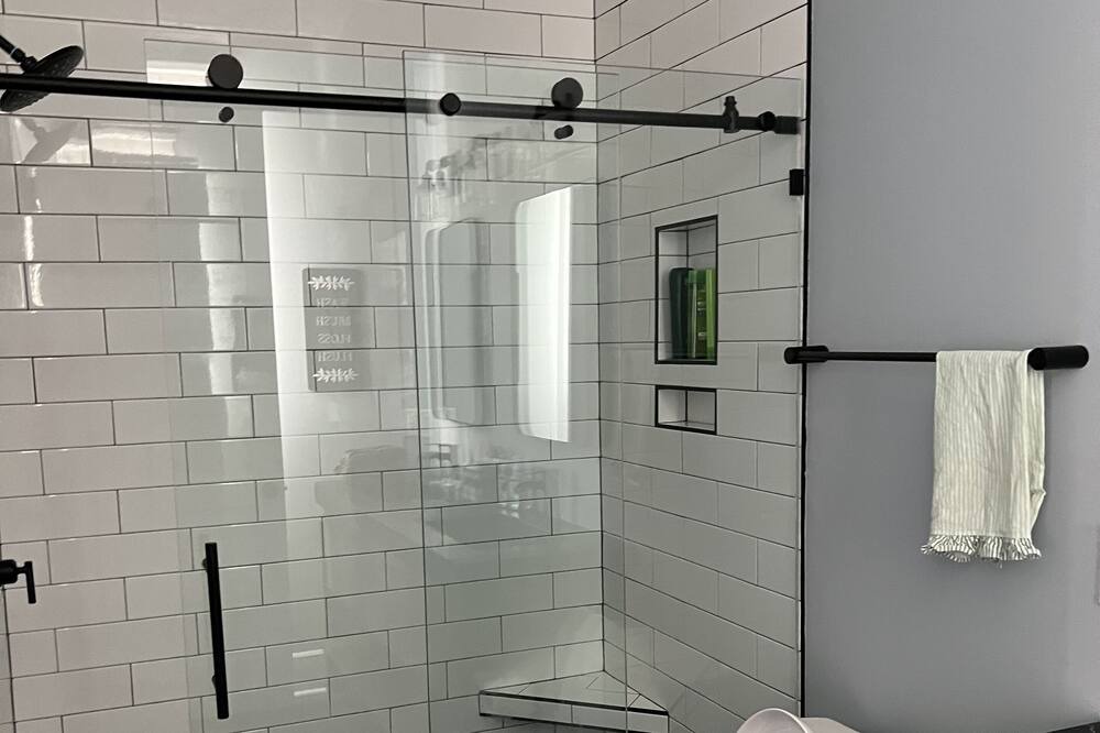 Photo of Bathroom in Union Hall