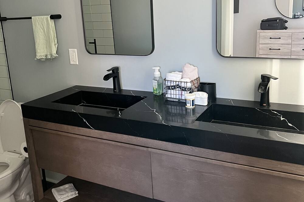 Photo of Bathroom in Union Hall