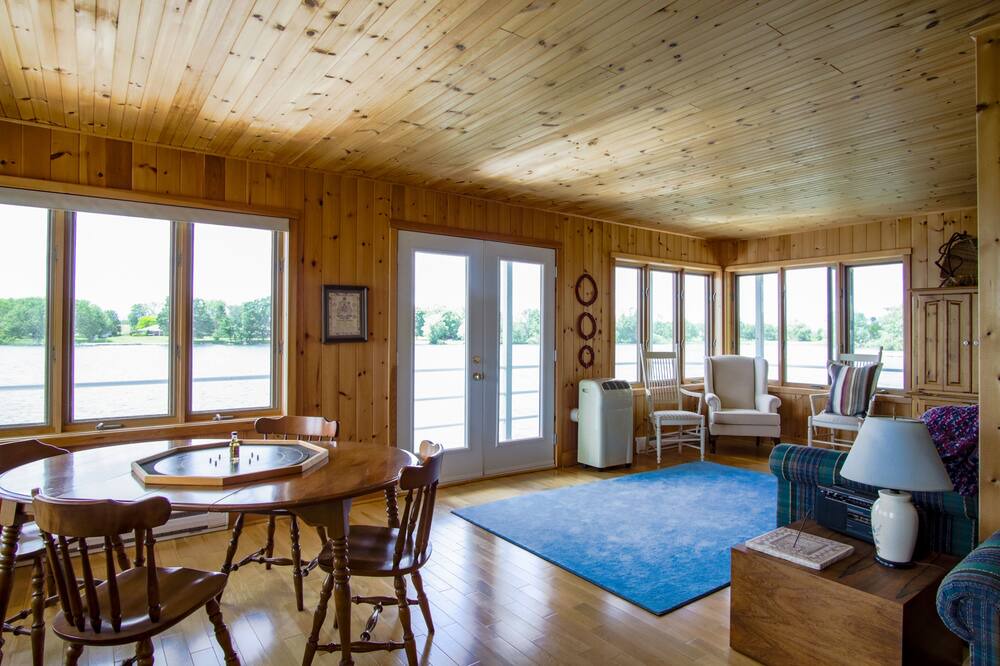 Photo of Others in Howe Island