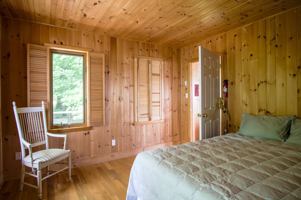 Photo of Bedroom in Howe Island